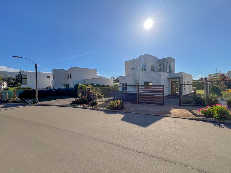 Hermosa casa con piscina - 6 personas Punta Puyai