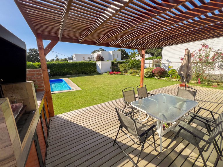 Hermosa casa con piscina - 6 personas Punta Puyai