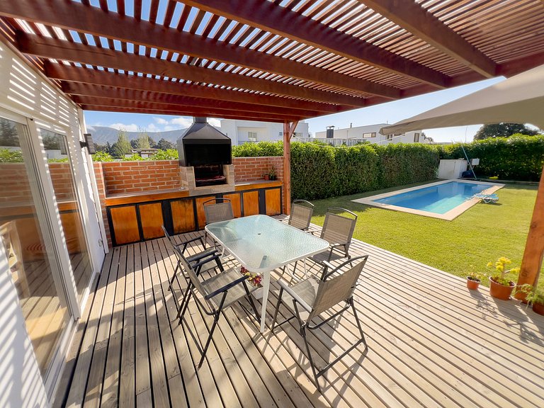 Hermosa casa con piscina - 6 personas Punta Puyai