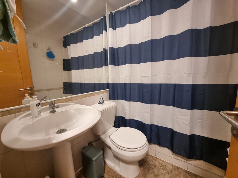 Encanto costero: depto. Bahía Pelícanos para 2