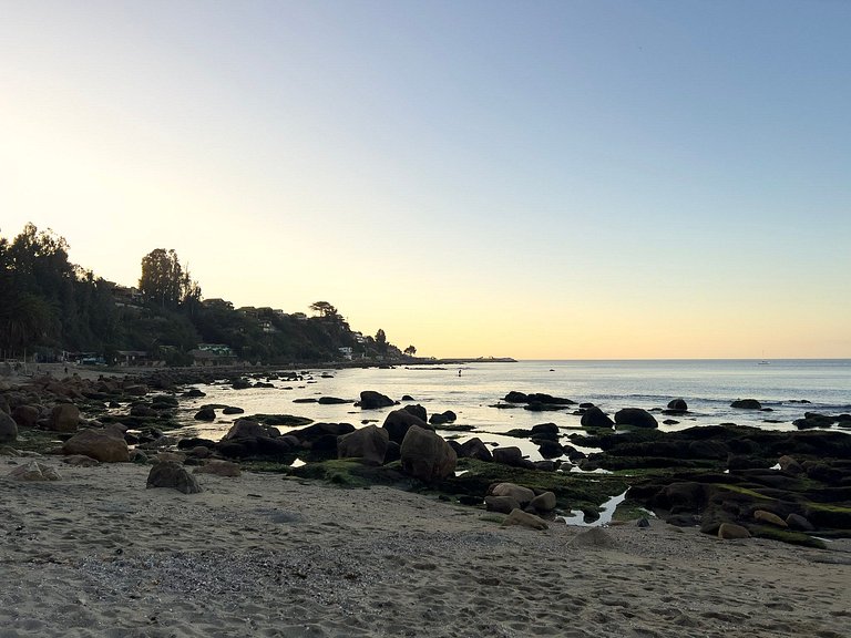 Encanto costero: depto. Bahía Pelícanos para 2