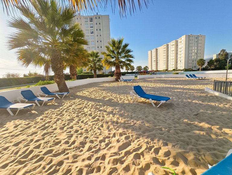 Depto para 5 con vista al mar a pasos de la playa