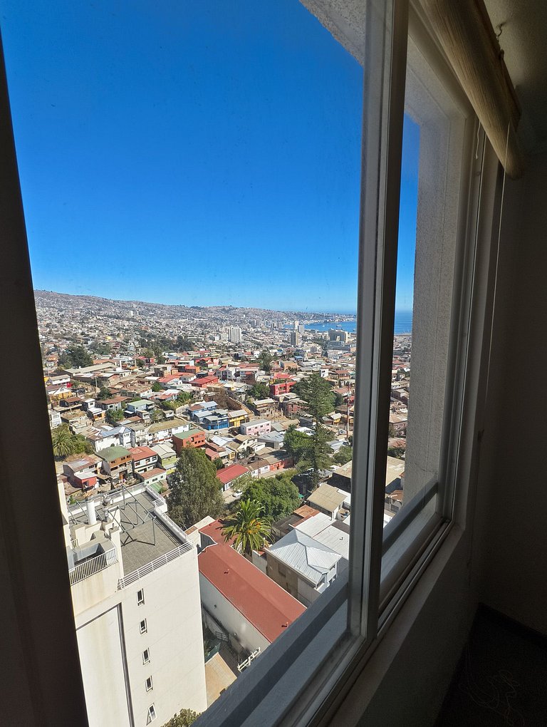 Dpto con hermosa vista a la bahía de Valpo para 6