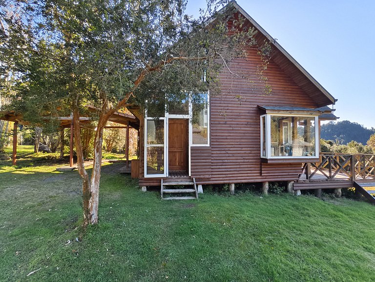 Casa Ensenada vista volcán Osorno y jardín amplio